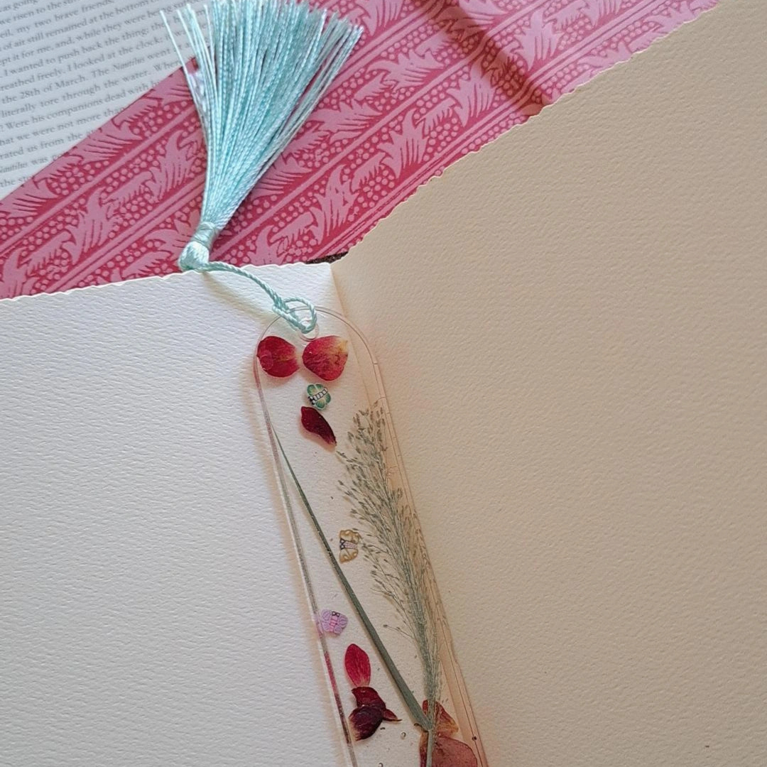 Handmade Resin Bookmark with Dried Flowers & Butterfly Beads – One-of-a-Kind Gift