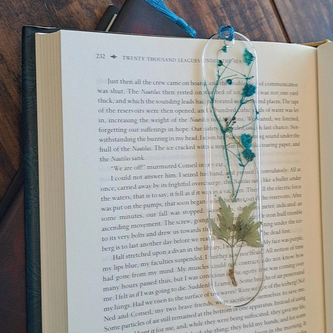 Handmade Resin Bookmark with Blue Dried Flowers – One-of-a-Kind Gift