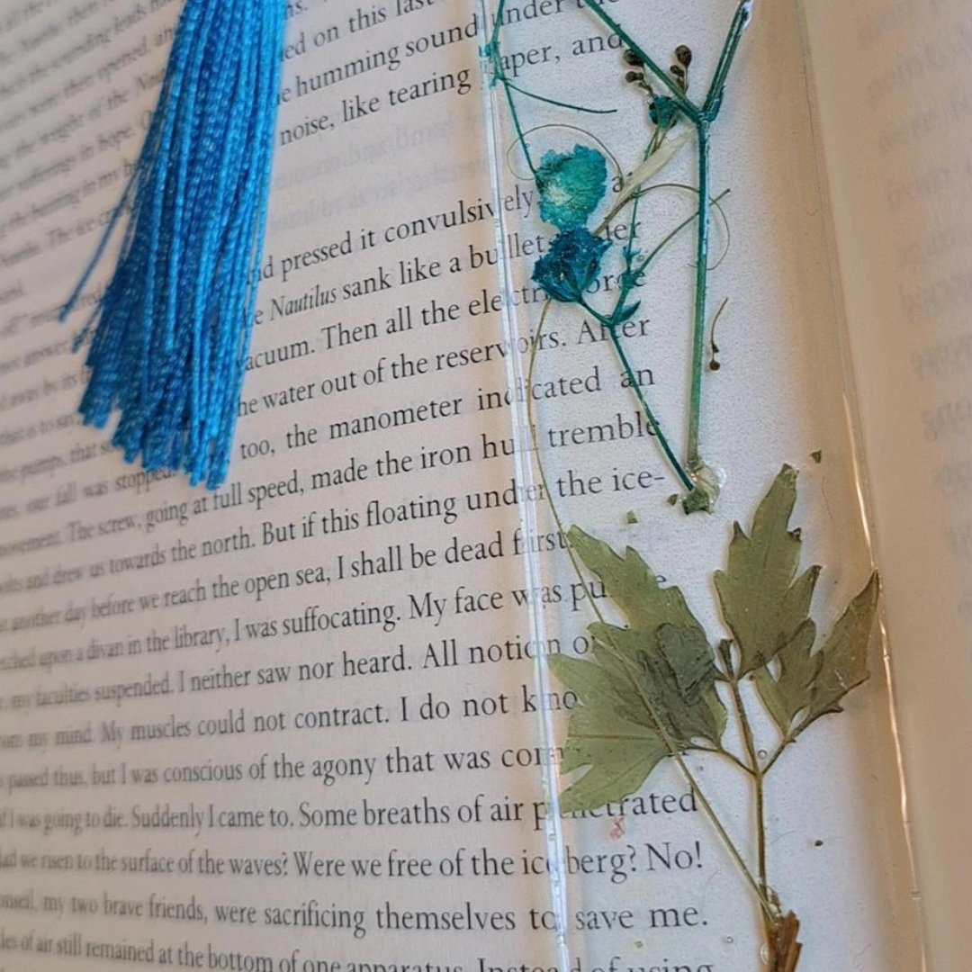 Handmade Resin Bookmark with Blue Dried Flowers – One-of-a-Kind Gift