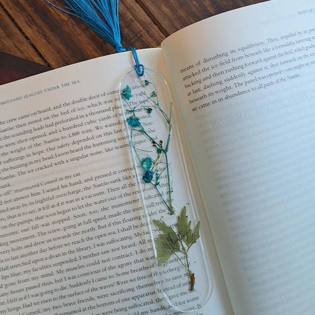 Handmade Resin Bookmark with Blue Dried Flowers – One-of-a-Kind Gift